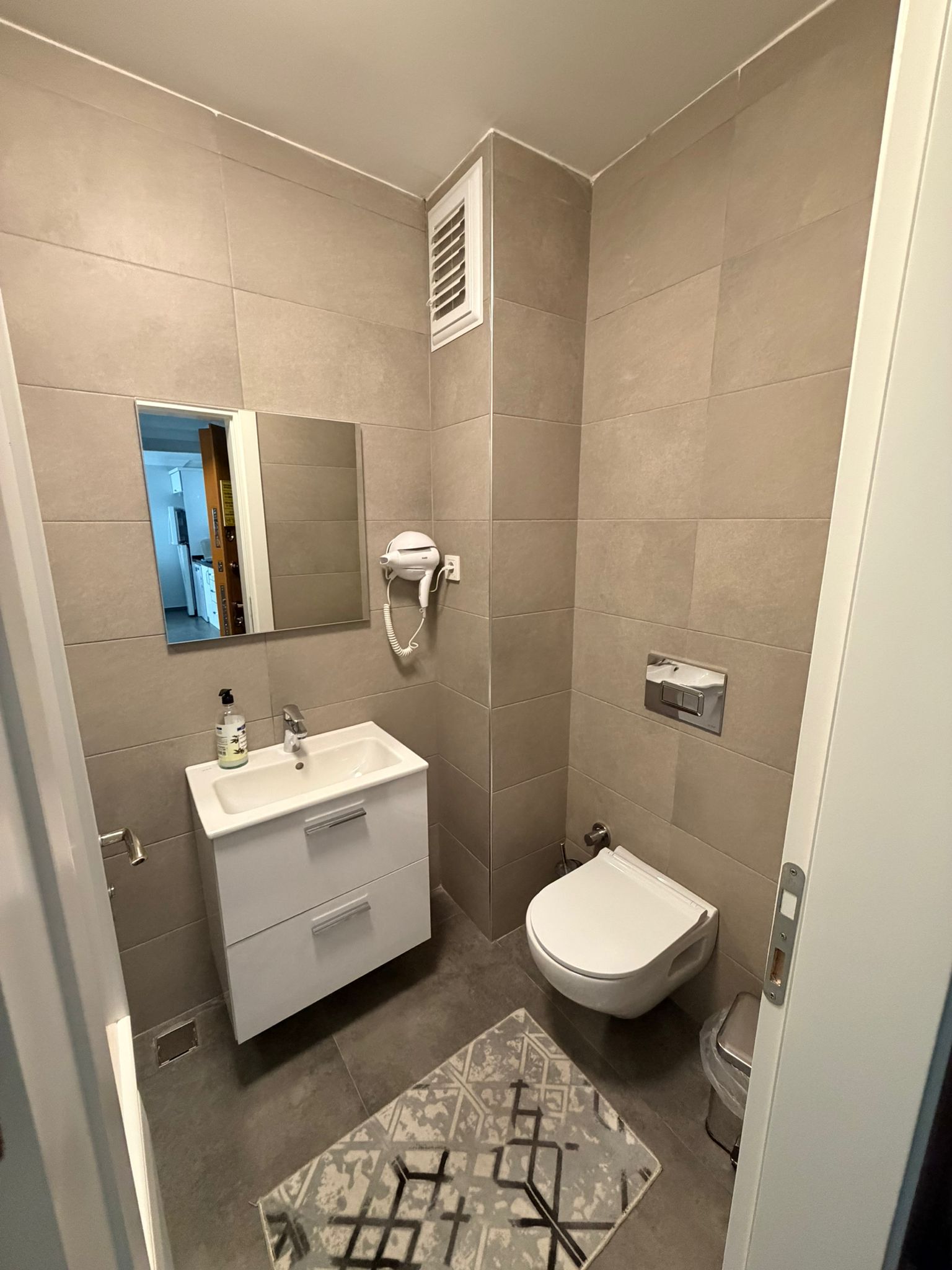 BMS Gerze Apart Otel bahçe katı apart daire banyo