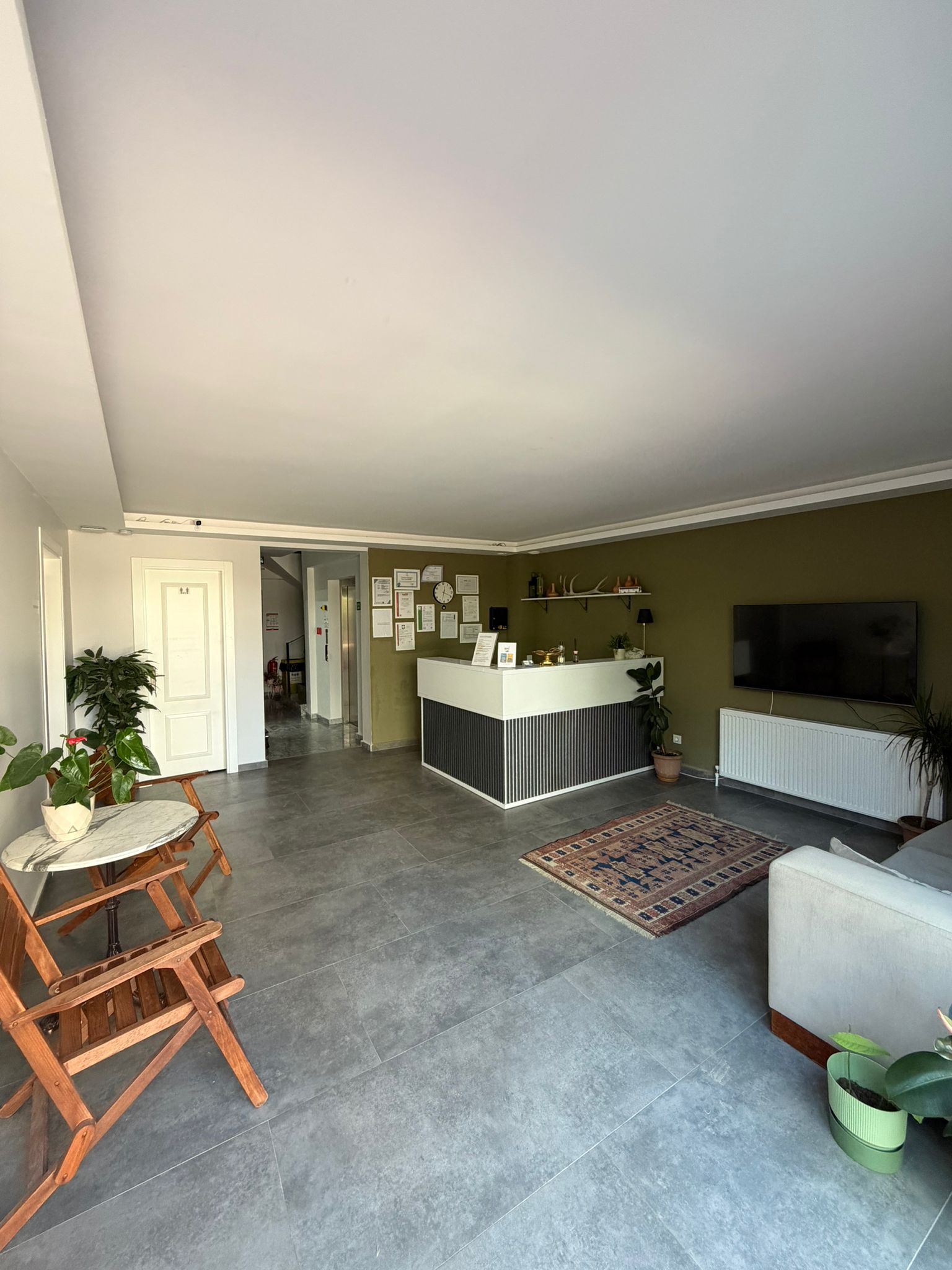 BMS Gerze Apart Otel resepsiyon ve giriş